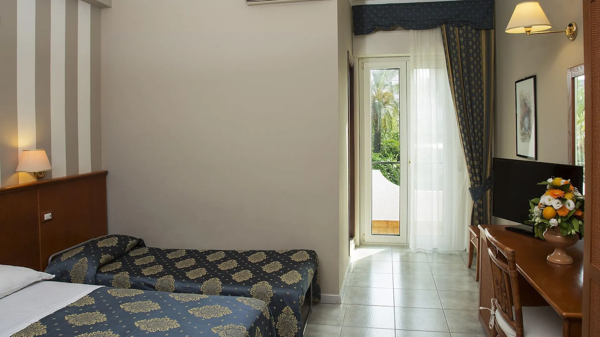Hotel Redebora Torregrotta