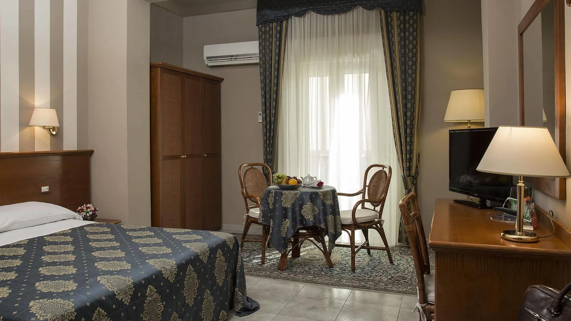 Hotel Redebora Torregrotta 3*,